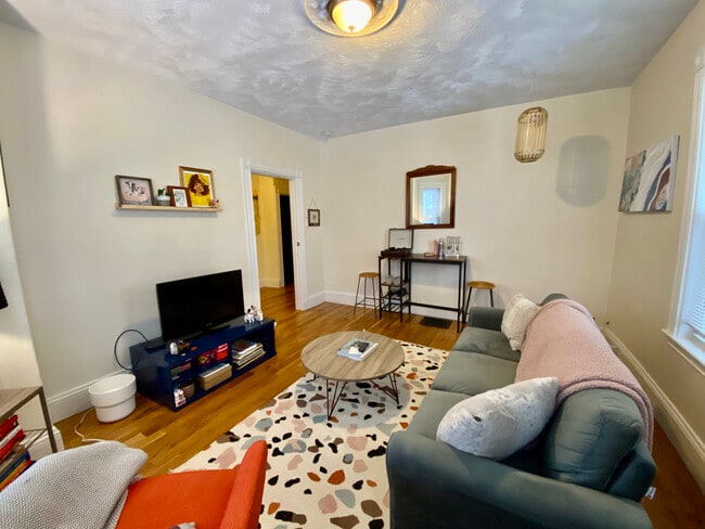 Building Photo - 30 Egleston St