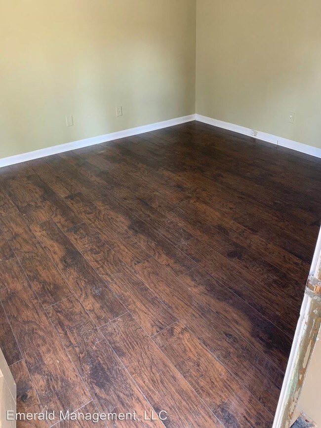 Foto del edificio - 406-408 Charleston Ln