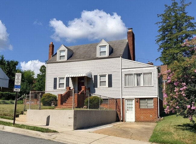 Building Photo - 6014 43rd St