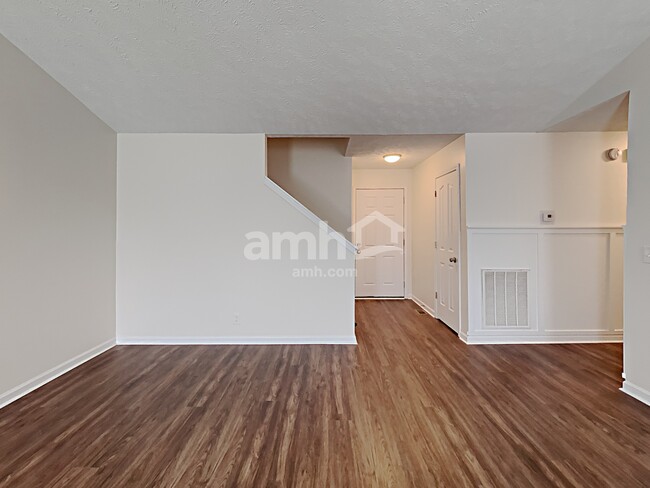 Building Photo - 1543 Saint Andrews Drive