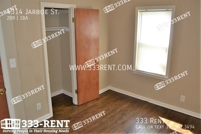 Foto del edificio - You've found your house near the action in...
