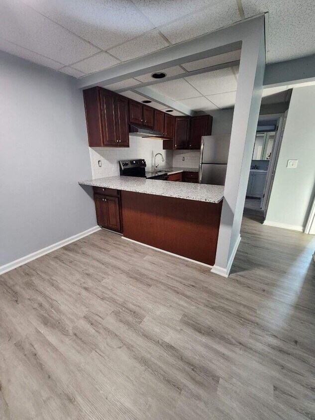 Foto principal - Renovated 1-Bedroom Apartment in Troy – Pe...