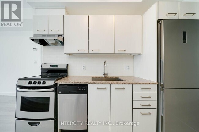 Building Photo - 1321 Gerrard St E