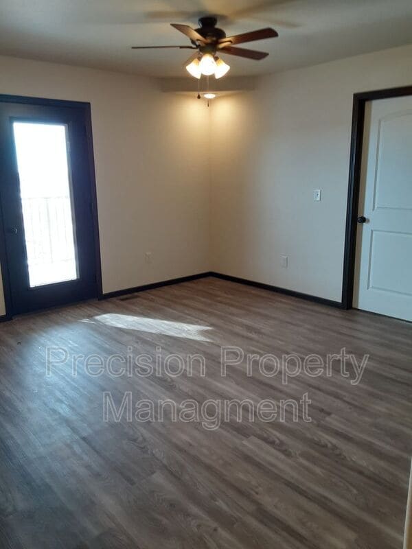 Foto del edificio - 581 225th St