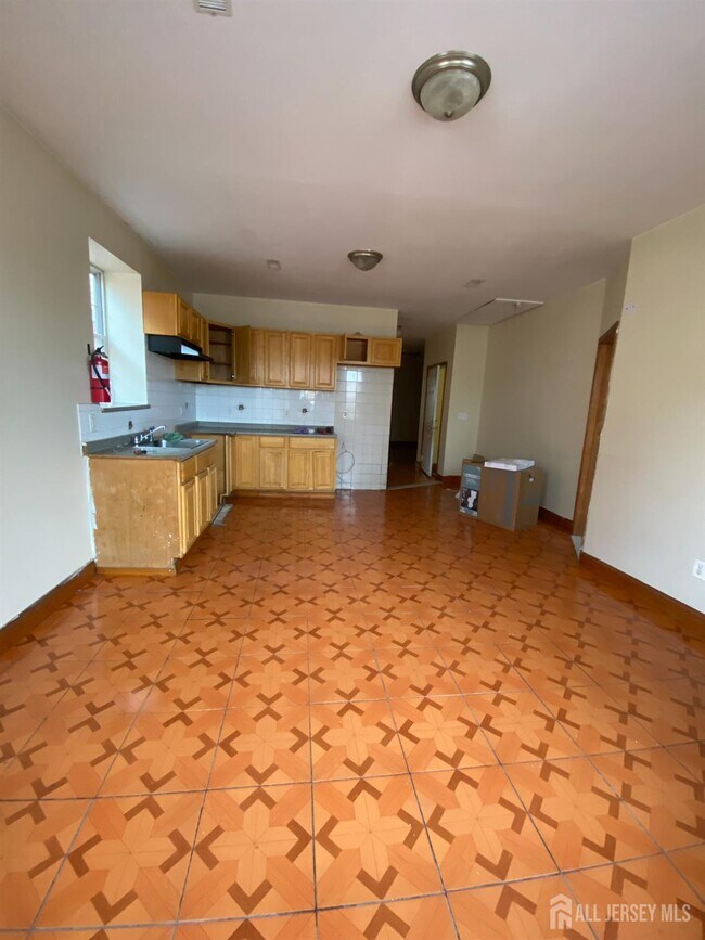 Building Photo - 98 Catalpa Ave