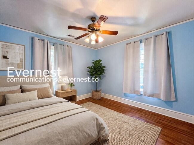 Building Photo - 2 Bed/1 Bath Home with Fenced Yard / Available Now!