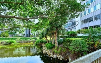 Building Photo - 1055 W Peppertree Dr