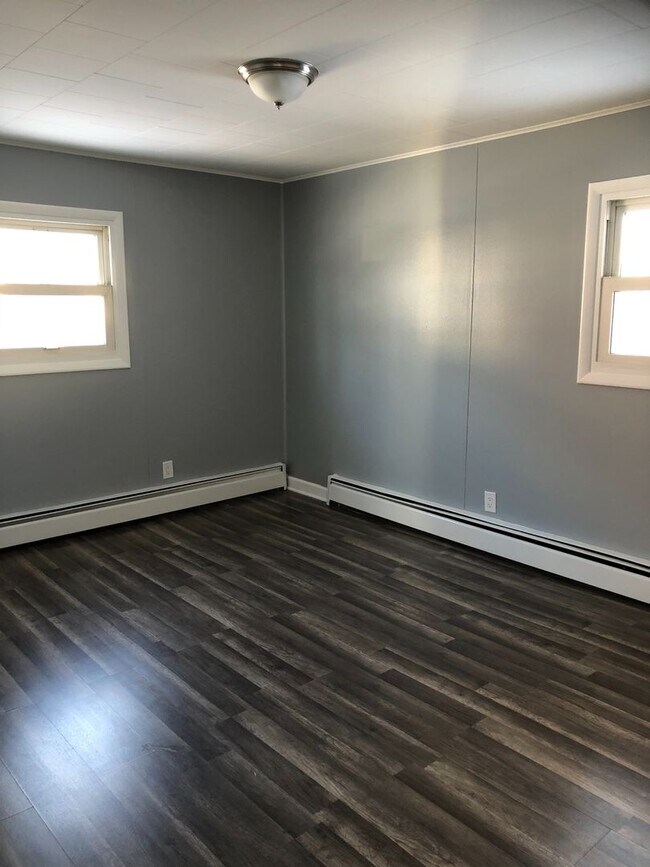 Building Photo - 3 bedroom, 1 bathroom Ranch in Steger, IL