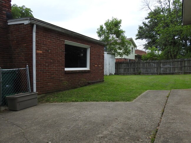 Building Photo - 9325 Hudson Ln