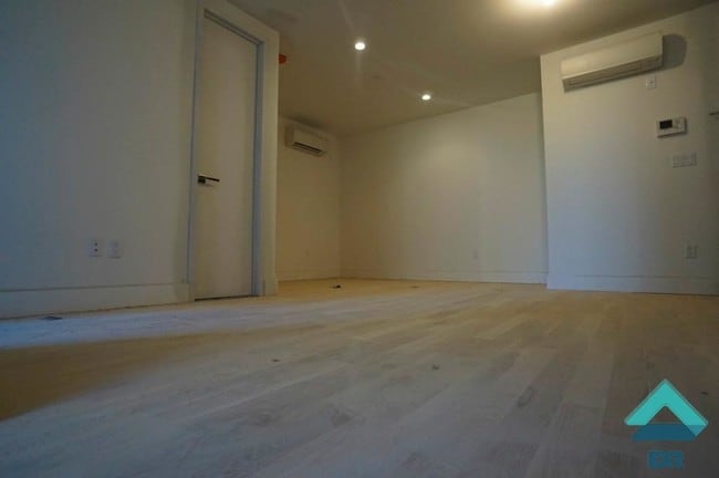 Building Photo - 161 Havemeyer St