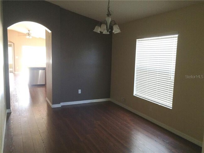 Building Photo - 7955 Carriage Pointe Dr