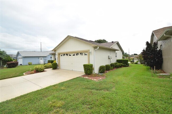 Building Photo - 5955 Chickadee Dr