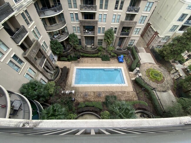 Building Photo - Gateway Plaza in Center City Condo with La...