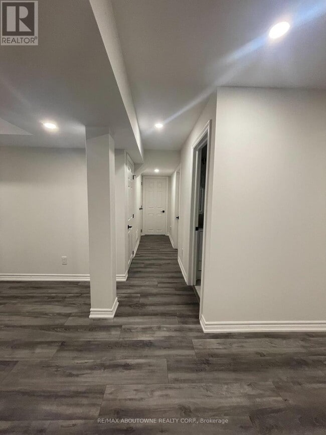 Building Photo - 4820 Half Moon Grove