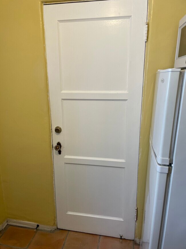 Entry to Hallway - 8140 Blackburn Ave