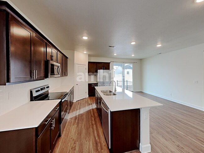 Building Photo - 2613 W 3340 S