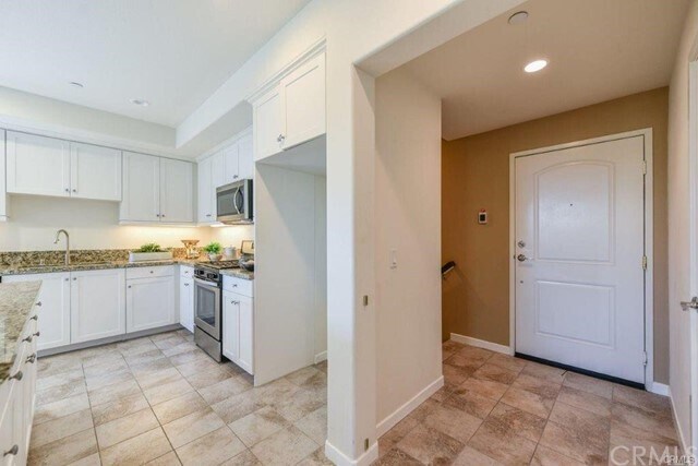 Building Photo - 414 Maravilla Ln