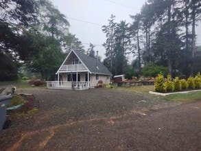 Building Photo - 33 Woodland Dr