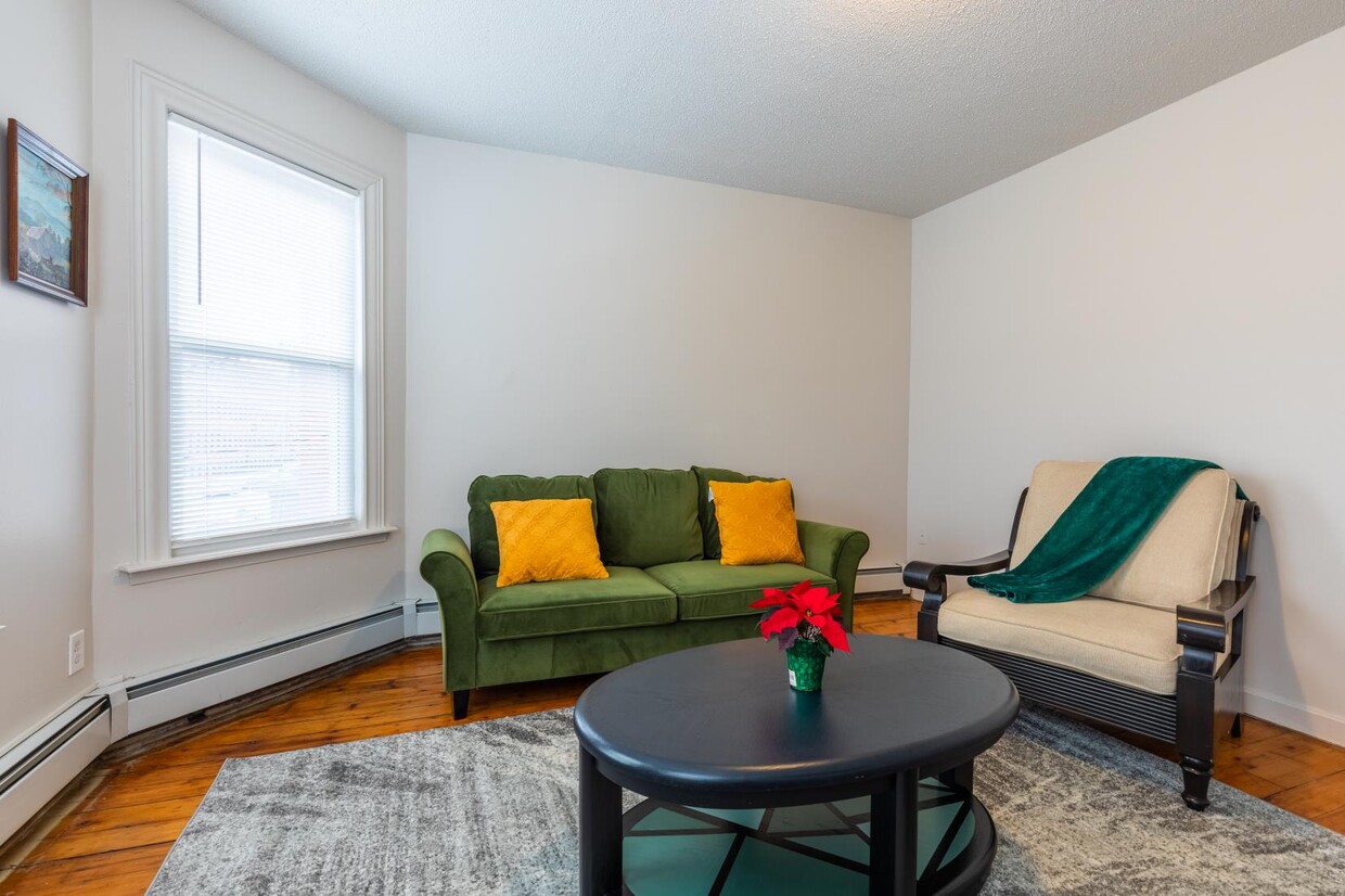 Foto principal - 249 Lawrence St