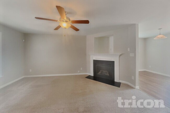 Foto del edificio - 2809 Erinridge Rd