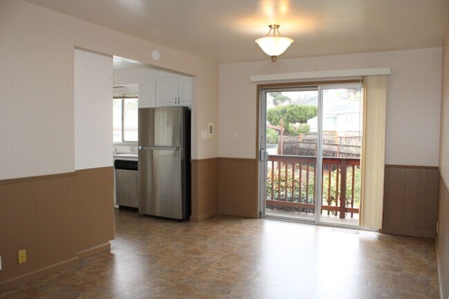 Building Photo - 6775 Kenilworth Ave
