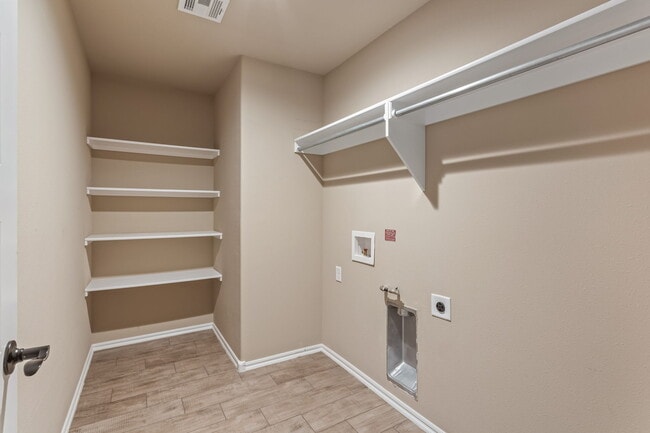 Building Photo - Owasso