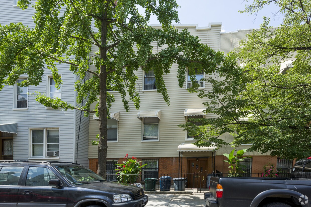 Primary Photo - 117-119 Eckford St