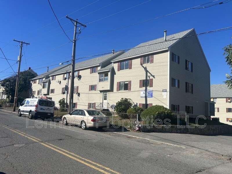 Foto del edificio - 871-871 Middlesex St