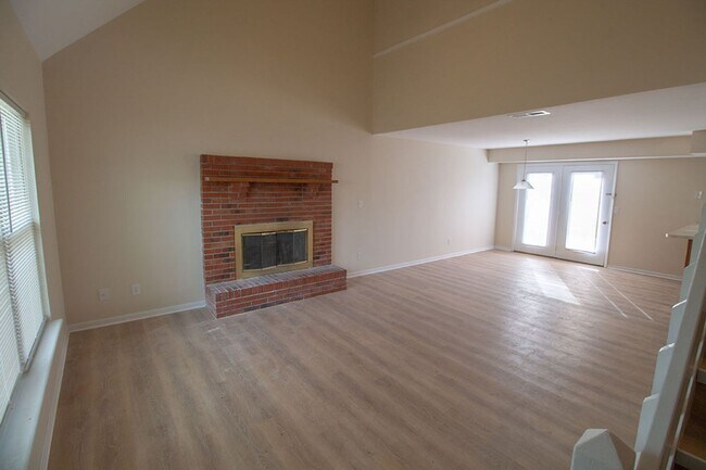 Foto del edificio - 3713-3715-3715 Hermitage Rd