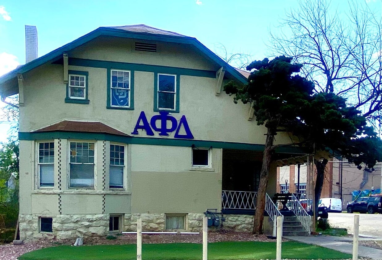 Primary Photo - 1205-1207-1207 College Ave