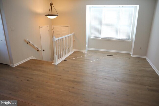 Foto del edificio - 10848 Douglas Ave