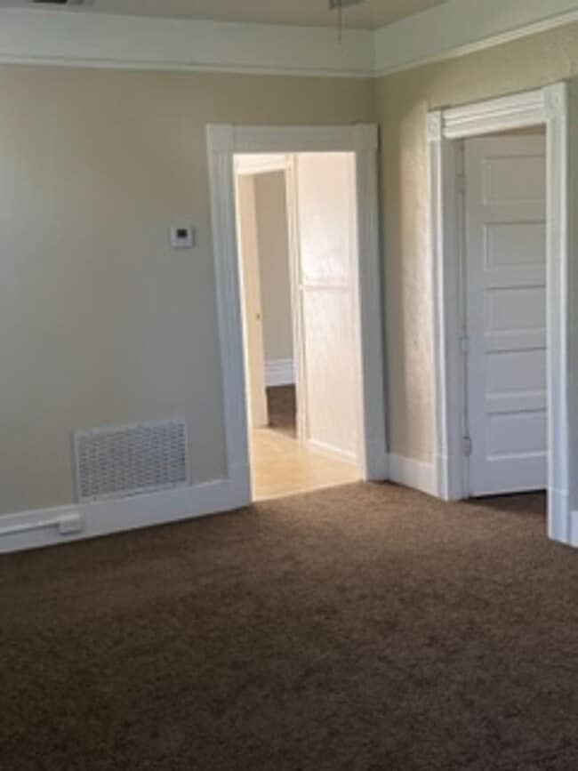 Building Photo - 325 Ohio St