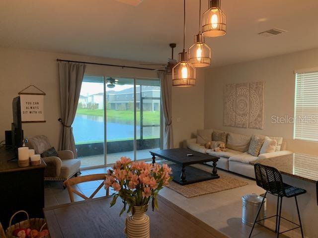 Foto del edificio - 8754 FALLING BLUE Pl