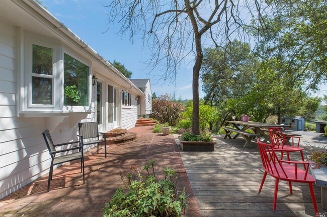Building Photo - 1795 Madrone Ave