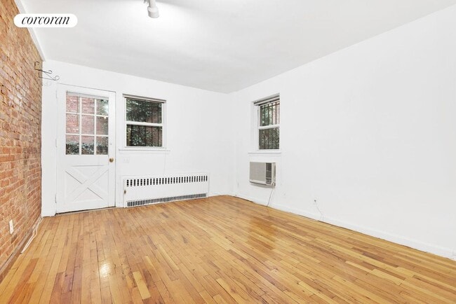 Building Photo - 53 W 76th St