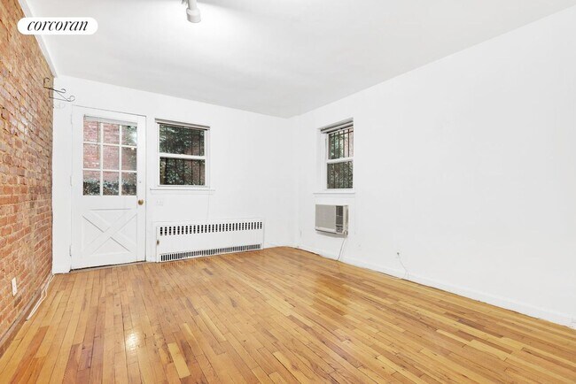 Foto del edificio - 53 W 76th St