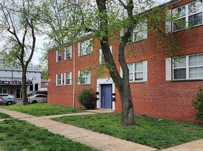 Building Photo - 2919 Chippewa St