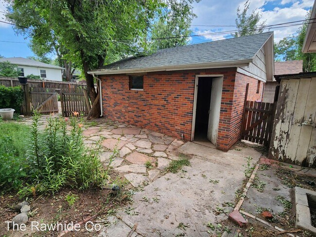 Building Photo - 2 br, 2 bath House - 1427 N. Custer Avenue