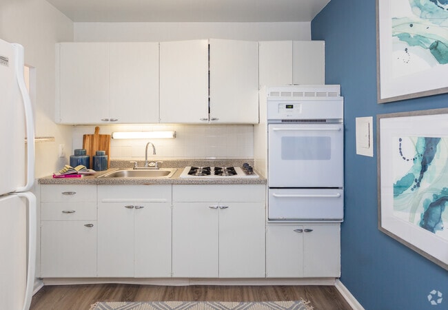Interior Photo - Lake Meadows Apartments