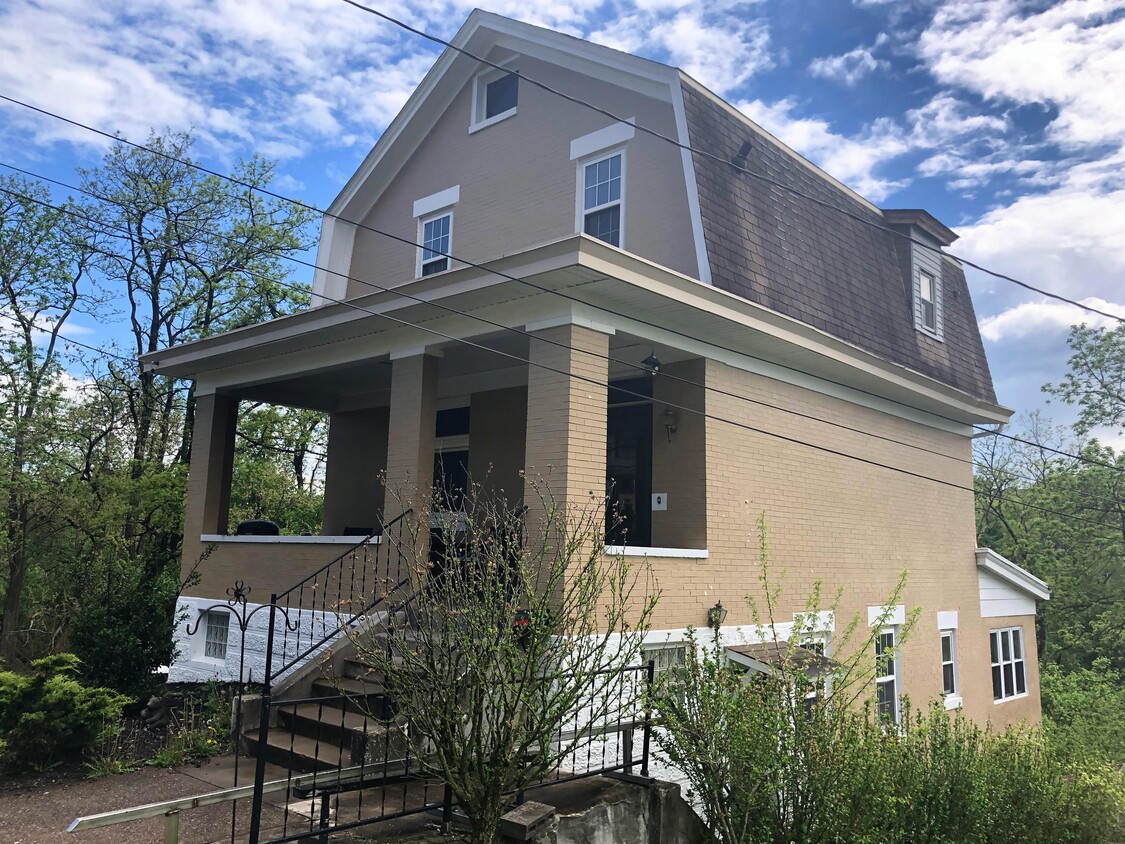 Foto principal - 358 Pointview Rd