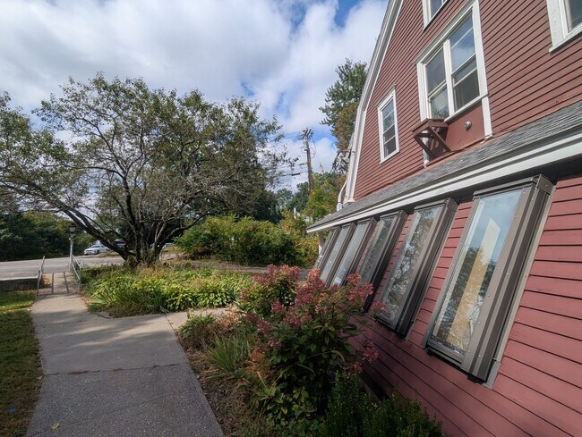 Foto del edificio - 72 Landmark Hill Dr
