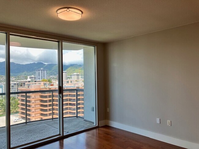 Foto del edificio - $4,400 – Allure Waikiki, partly furnished 2-Bdrm, 2-Bath, 1-parking
