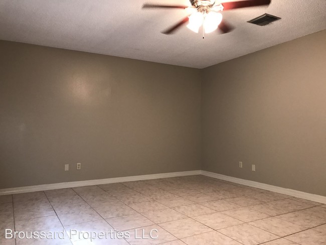 Building Photo - 1 br, 1 bath Apartment - 117 Bayou Street