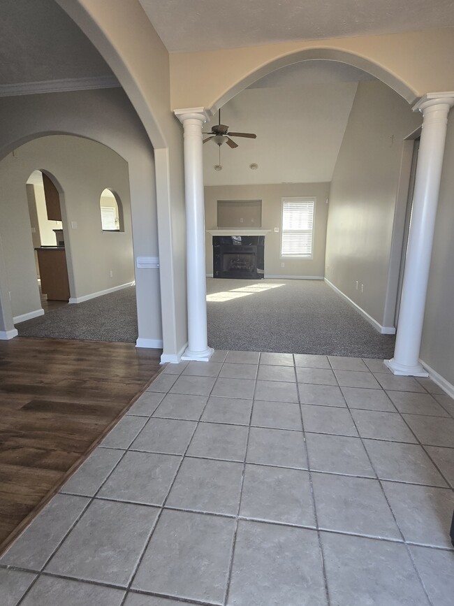 Building Photo - 76 Shelby St