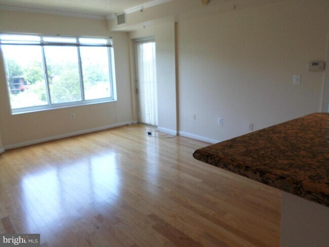 Foto del edificio - 3101 N Hampton Dr