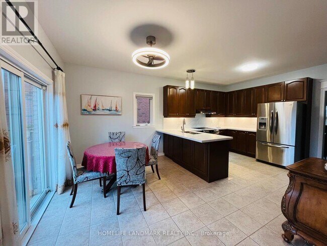 Building Photo - 46 Durango Dr