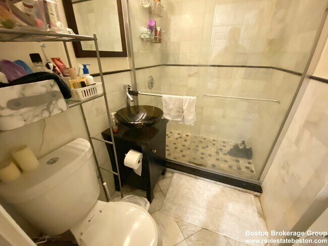 Foto del edificio - 174 Bolton St