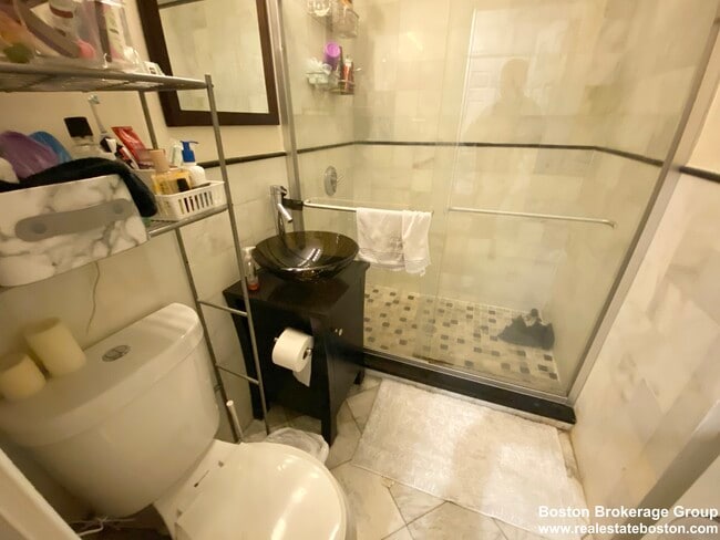 Building Photo - 174 Bolton St