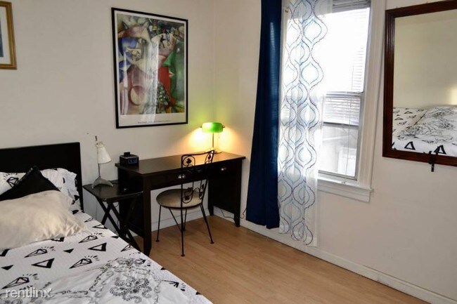 Foto del edificio - 2 br, 1 bath Apartment - 6262 Booth Street