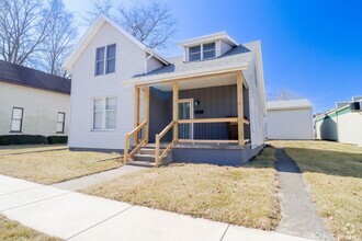Building Photo - 1609 S Van Buren St